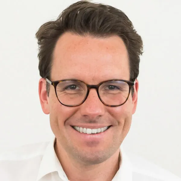 Alexander Valenta — Management B.A., Wirtschaft & Psychologie